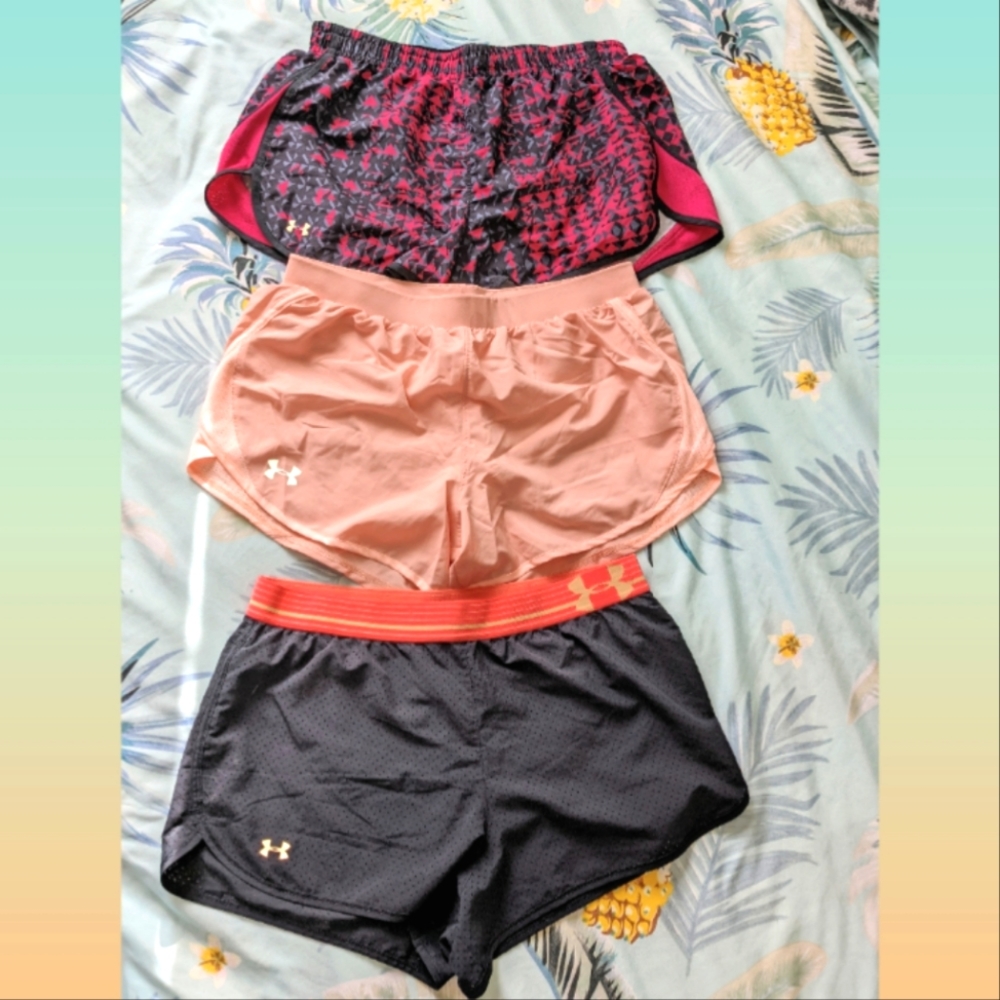 Bundle of 3 Under Armour Heat Gear athletic running shorts with liner size Med.
